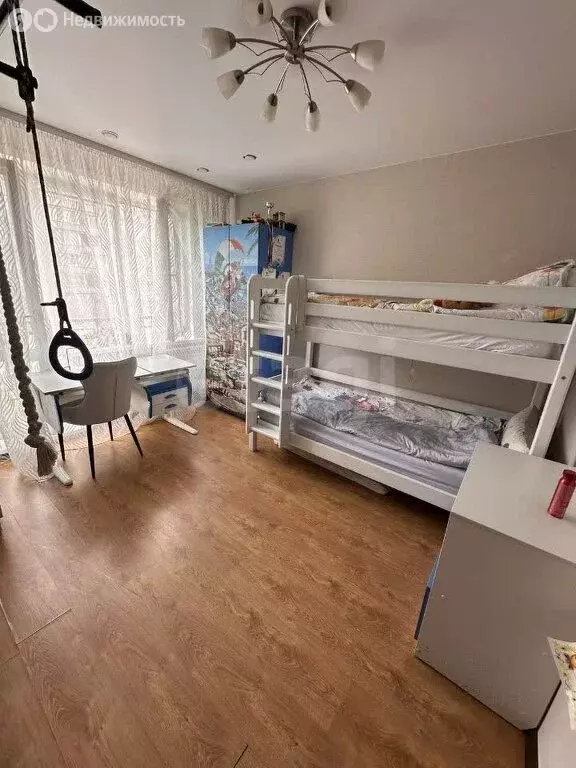 3-комнатная квартира: Новосибирск, улица Кошурникова, 16 (61.4 м) - Фото 0