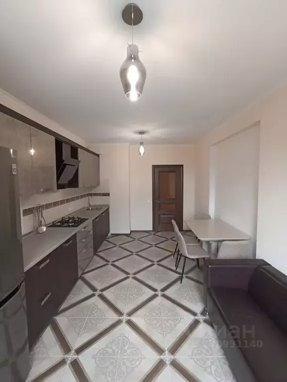 2-к кв. Крым, Симферополь ул. Тургенева, 11Б (69.2 м) - Фото 1