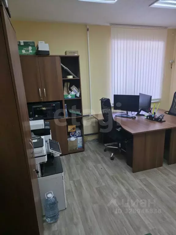Офис в Ямало-Ненецкий АО, Новый Уренгой просп. Губкина, 4 (15 м) - Фото 1