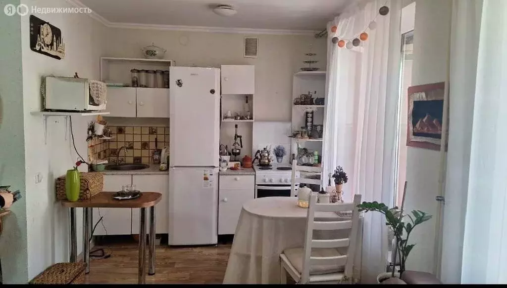1-комнатная квартира: посёлок городского типа Стройкерамика, улица ... - Фото 0
