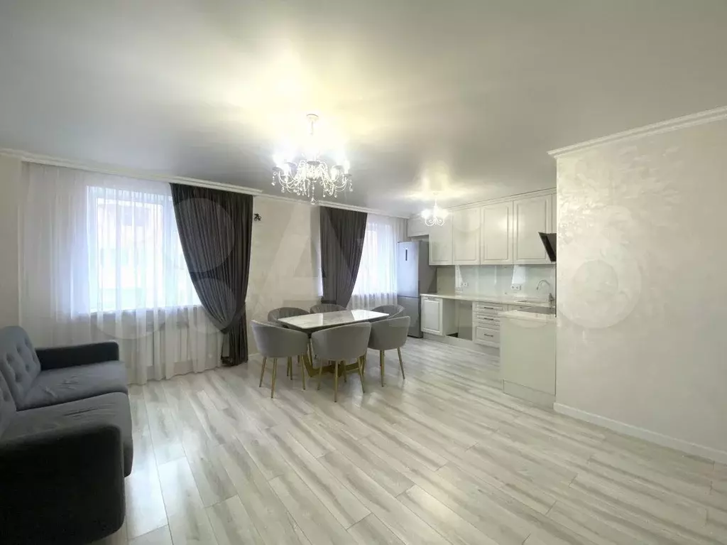 3-к. квартира, 84 м, 7/10 эт. - Фото 1
