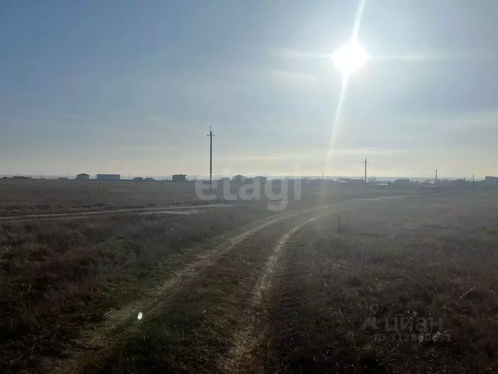 Участок в Крым, Черноморский район, Оленевское с/пос, с. Оленевка  ... - Фото 1