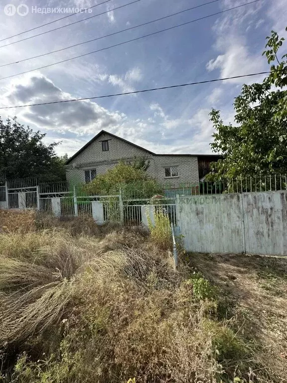 Дом в село Усть-Курдюм, улица Водопьянова (191 м) - Фото 0