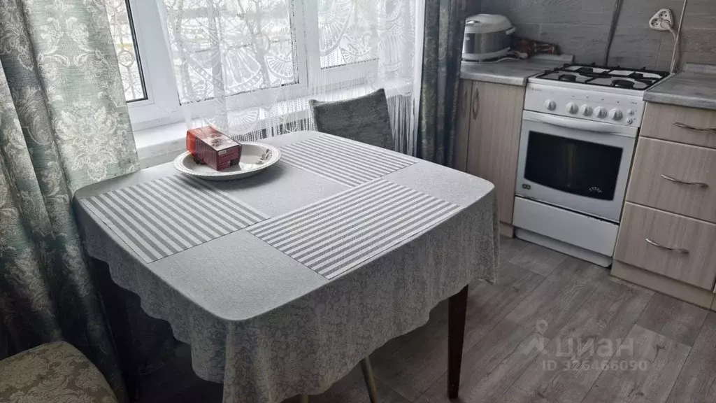 3-к кв. Брянская область, Брянск ул. Ромашина, 33 (71.0 м) - Фото 2