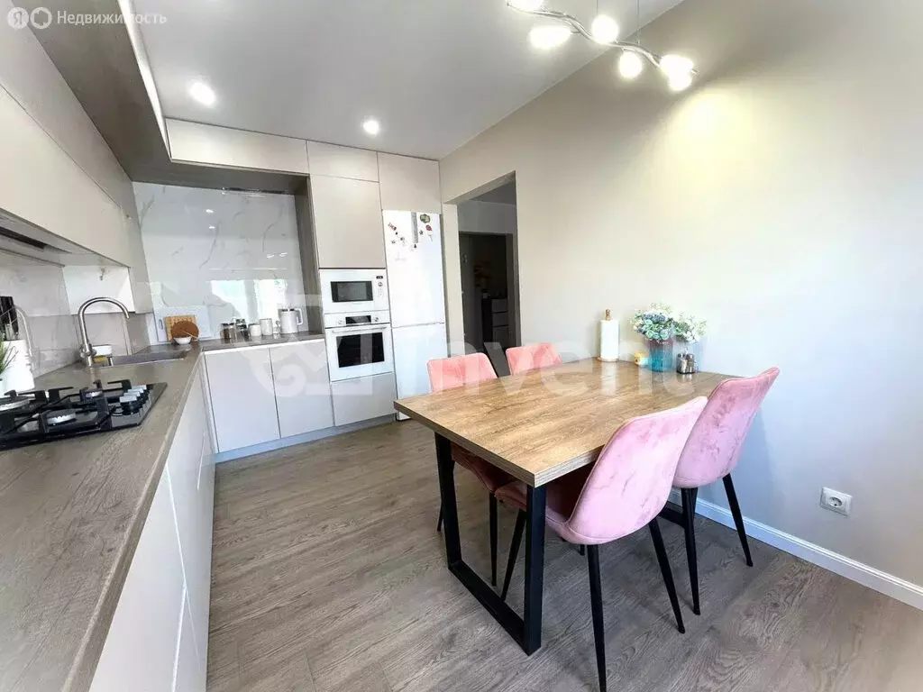3-комнатная квартира: Калининград, Черниговская улица, 19Е (78 м) - Фото 1
