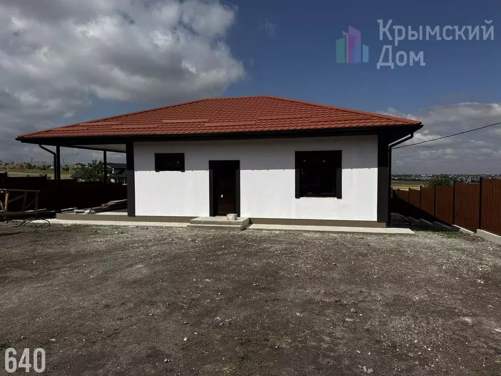 Дом в Крым, Симферопольский район, с. Трудовое ул. Зеленая (110 м) - Фото 1