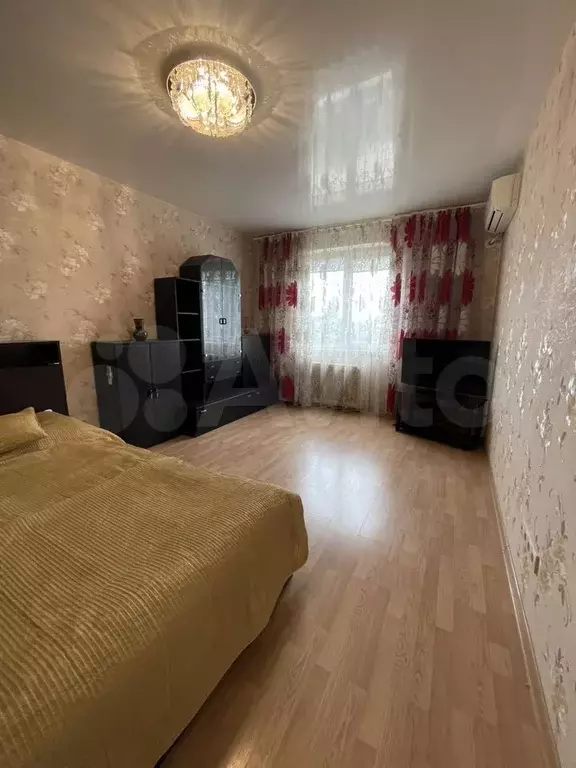 1-к. квартира, 50 м, 1/10 эт. - Фото 0