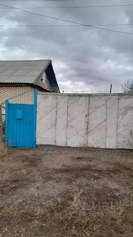 Дом в Оренбургская область, Кувандыкский муниципальный округ, пос. ... - Фото 1