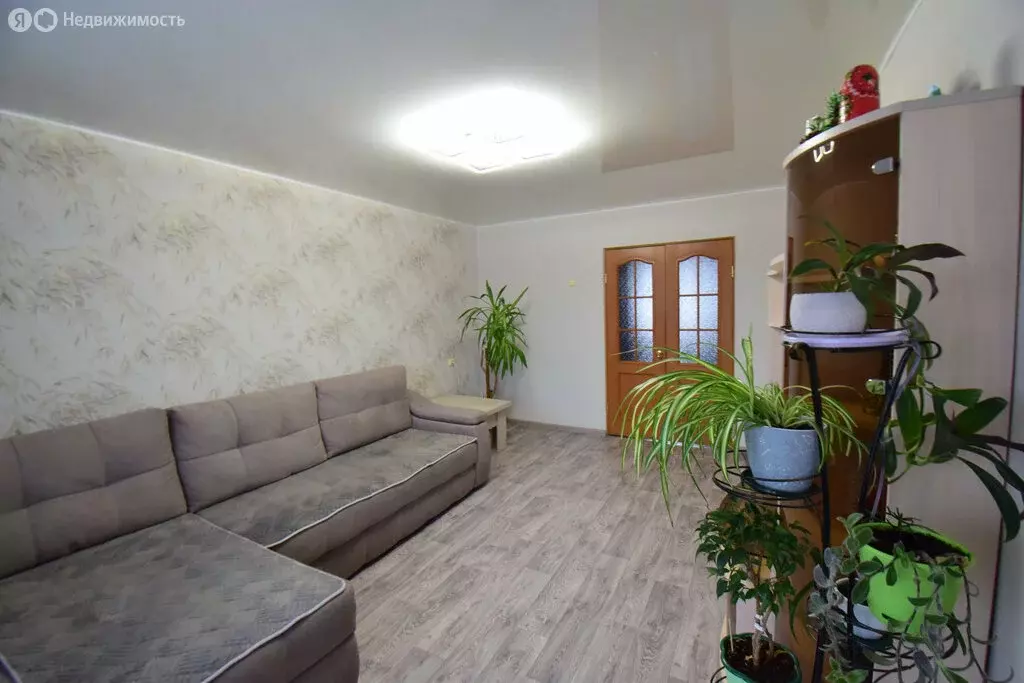 3-комнатная квартира: Туймазы, улица Чапаева, 4 (64.3 м) - Фото 1