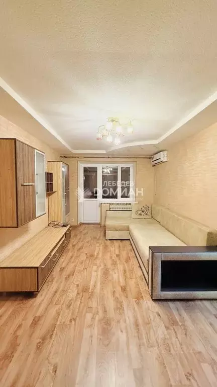 3-к кв. Ростовская область, Новочеркасск Спортивная ул. (55.7 м) - Фото 1