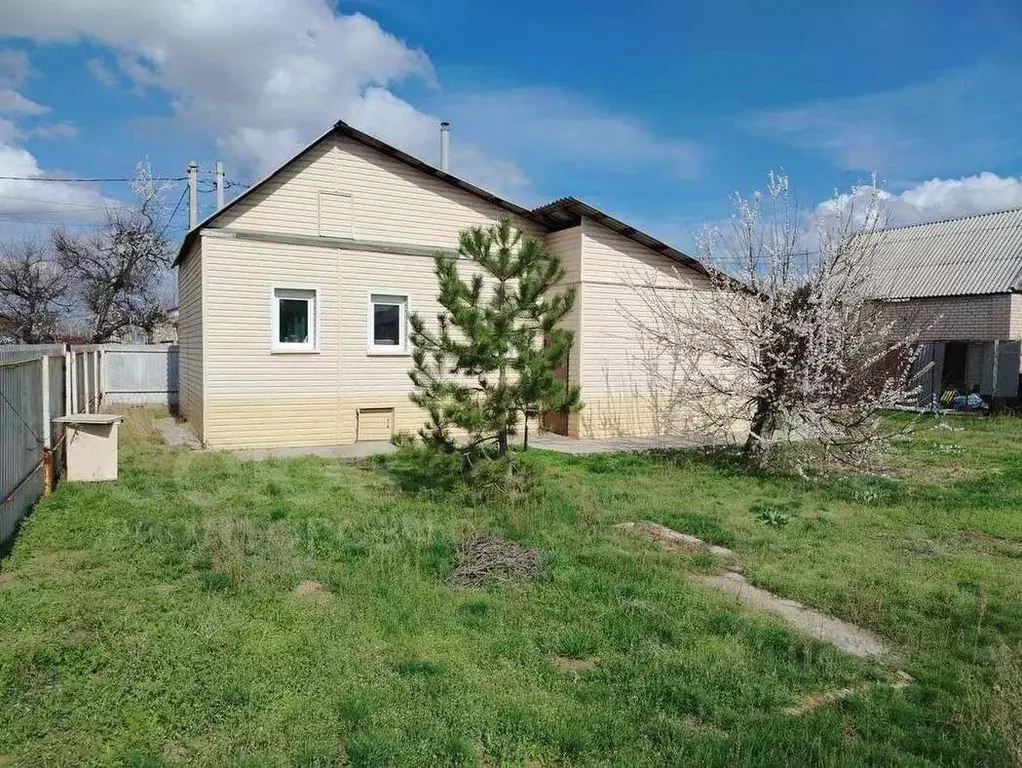 Дом в Волгоградская область, Краснослободск Среднеахтубинский район, ... - Фото 1