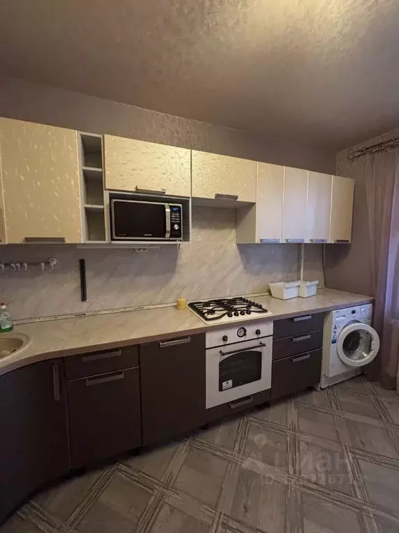 3-к кв. Псковская область, Псков Звездная ул., 17 (85.7 м) - Фото 1