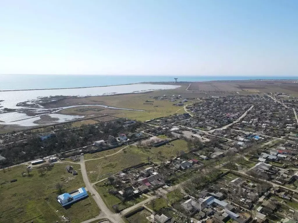 Участок в Крым, Сакский район, с. Молочное ул. Лиманная (6.0 сот.) - Фото 1