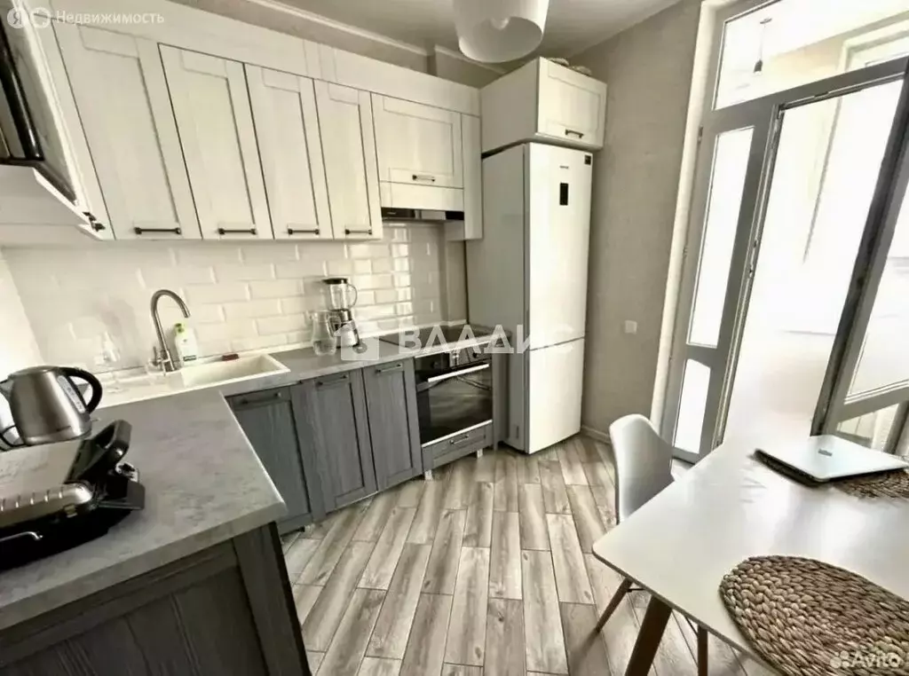 1-комнатная квартира: Белгород, улица Щорса, 8Мк1 (37 м) - Фото 2