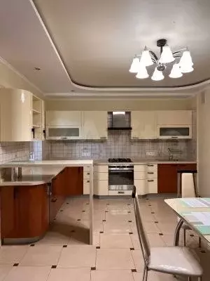 5-к. квартира, 180 м, 6/7 эт. - Фото 0