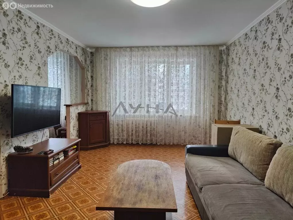 3-комнатная квартира: Набережные Челны, улица Шамиля Усманова, 12 ... - Фото 2