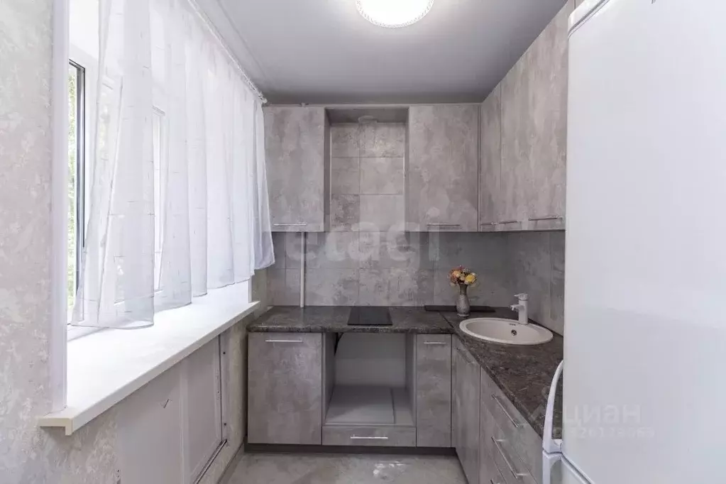 2-к кв. Тюменская область, Тюмень ул. Салтыкова-Щедрина, 3 (41.2 м) - Фото 0