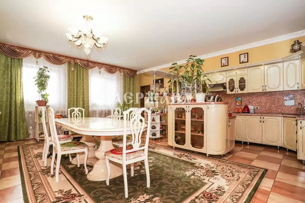 Коттедж в Белгородская область, Старый Оскол пер. 1-й Тружеников, 10 ... - Фото 1