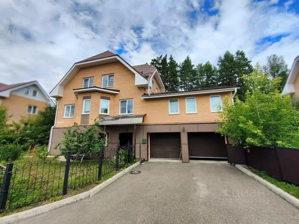 Коттедж в Красноярский край, Зеленогорск ул. Александрова (292 м) - Фото 1