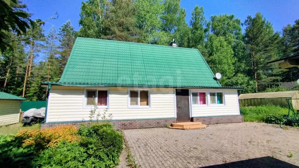 Дом в Ленинградская область, Киришский район, Будогощское городское ... - Фото 1