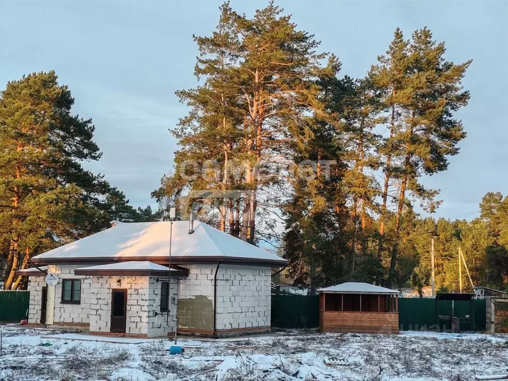 Дом в Калужская область, Перемышльский муниципальный округ, Корекозево ... - Фото 1