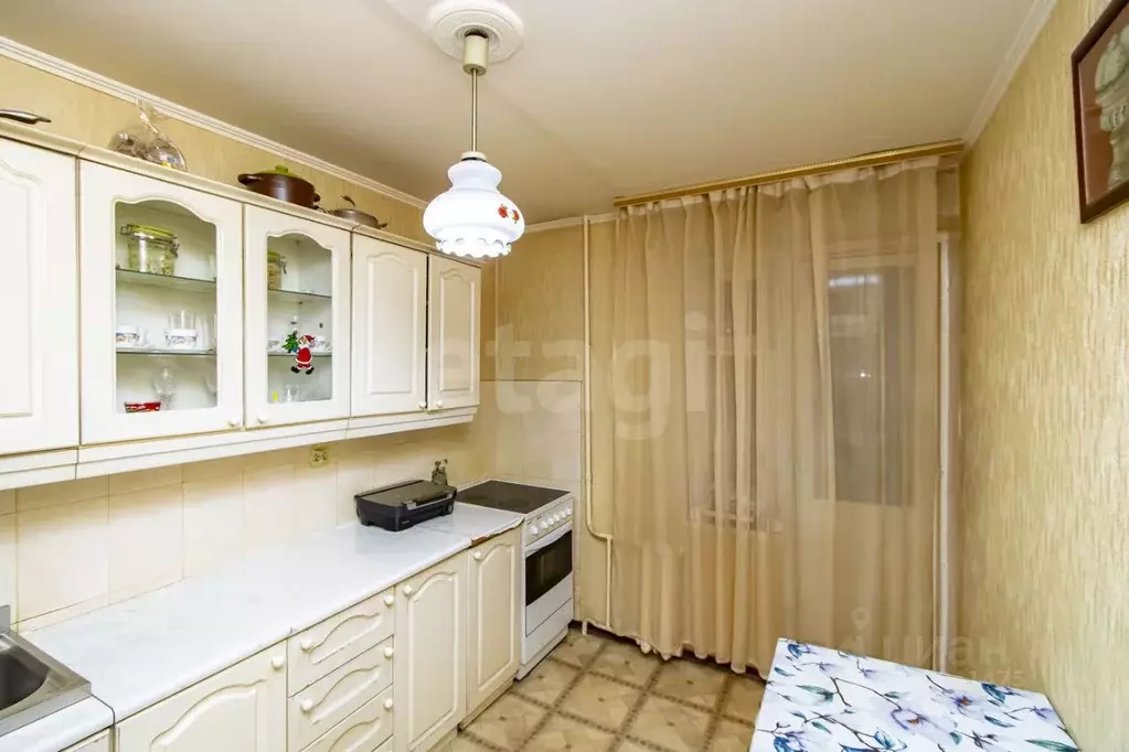 2-к кв. Тюменская область, Тюмень ул. Александра Матросова, 1 (56.0 м) - Фото 1