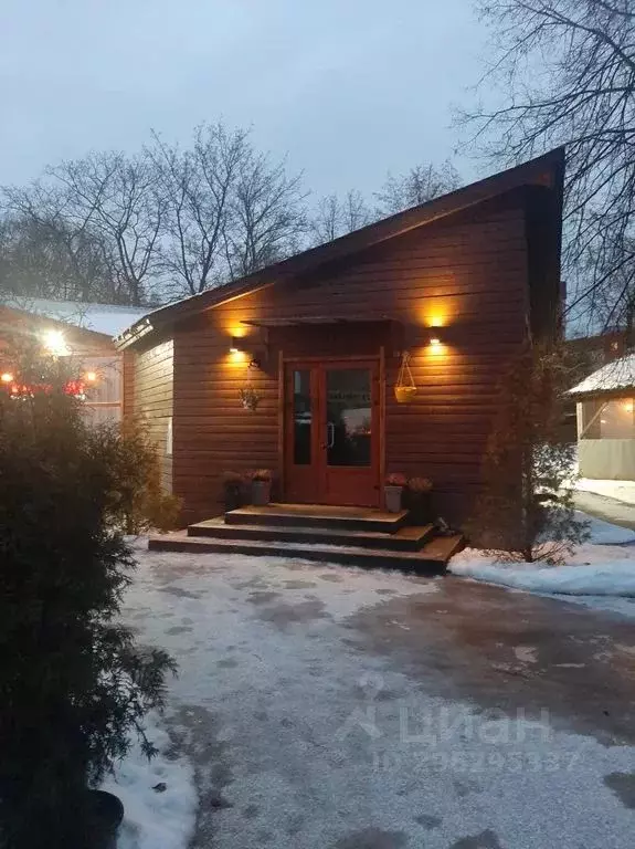 Дом в Ленинградская область, Выборг Центральный мкр, пос. Южный, ул. ... - Фото 0