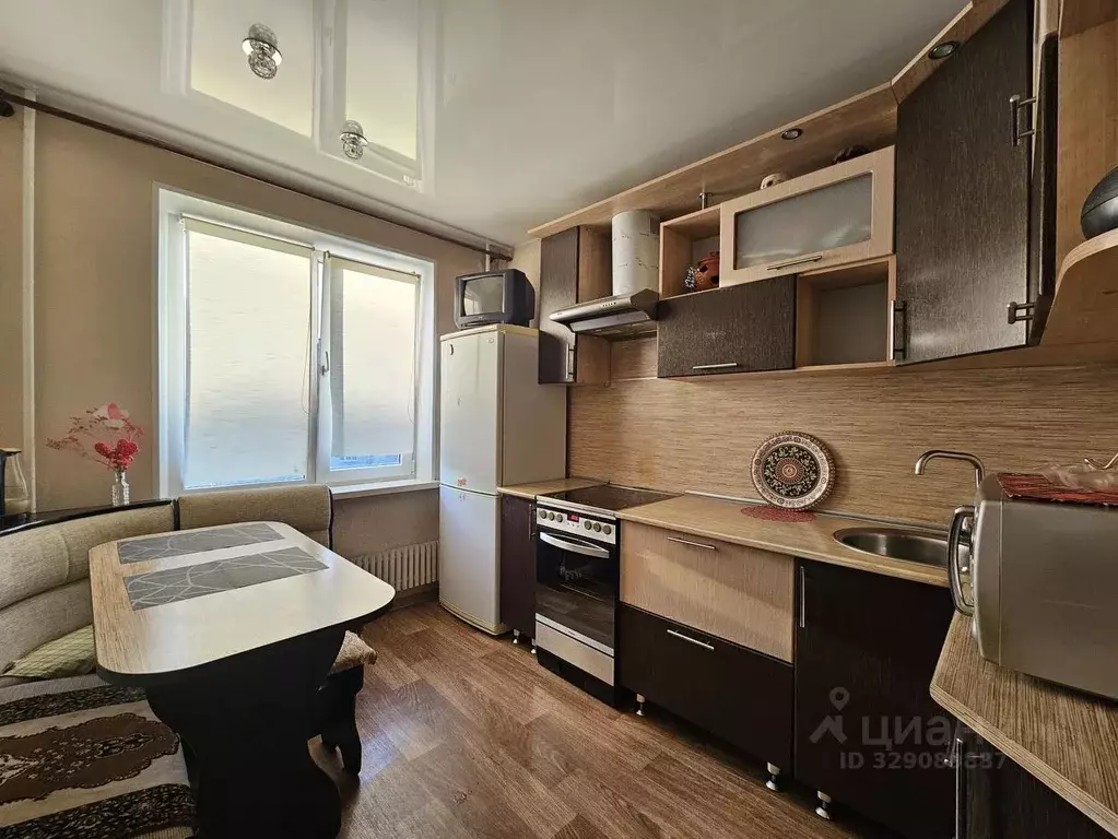 3-к кв. Челябинская область, Челябинск Каслинская ул., 23В (65.8 м) - Фото 2