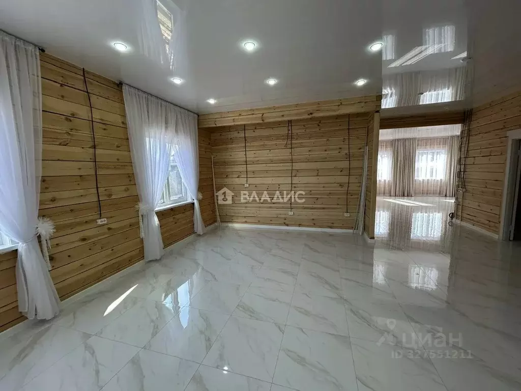 Дом в Бурятия, Улан-Удэ ул. Царская (250 м) - Фото 2