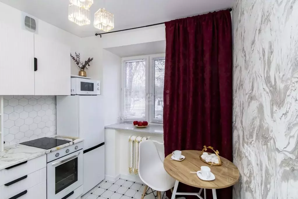 2-к кв. Тюменская область, Тюмень ул. Мельникайте, 103 (42.5 м) - Фото 1