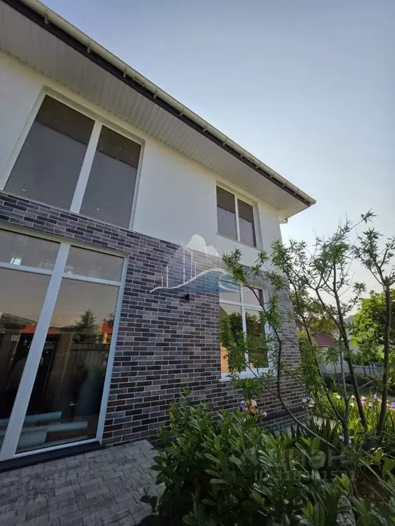 Дом в Севастополь с. Кизиловое, ул. Дачная, 127 (220 м) - Фото 1