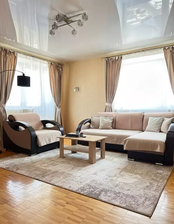 3-к кв. Свердловская область, Екатеринбург ул. Фурманова, 66 (92.0 м) - Фото 1