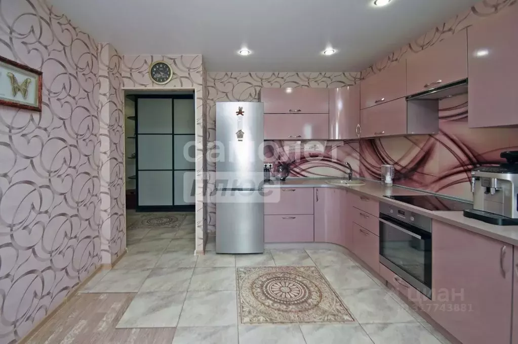 2-к кв. Омская область, Омск просп. Комарова, 21к2 (50.5 м) - Фото 1