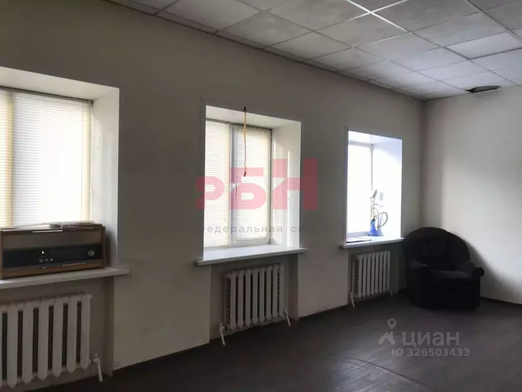 Офис в Курганская область, Курган Локомотивный мкр, ул. Чехова, 11 (25 ... - Фото 1