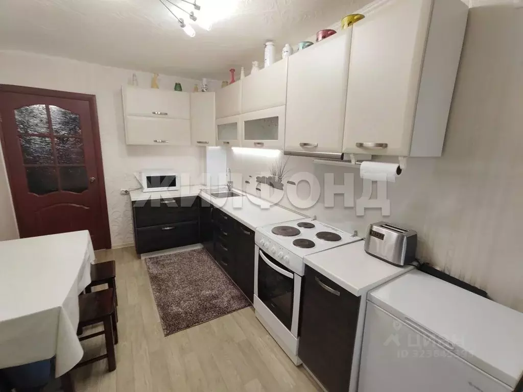 2-к кв. Хакасия, Абакан ул. Журавлева, 4 (54.0 м) - Фото 2