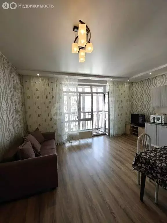 Квартира-студия: Тюмень, улица Тимофея Чаркова, 79к3 (28.3 м) - Фото 2