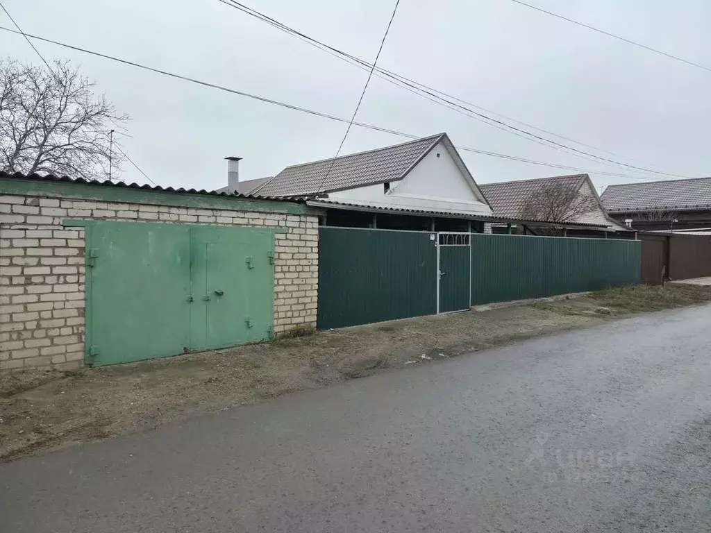 Дом в Волгоградская область, Волжский пос. Рабочий, ул. Матросова, 16 ... - Фото 1