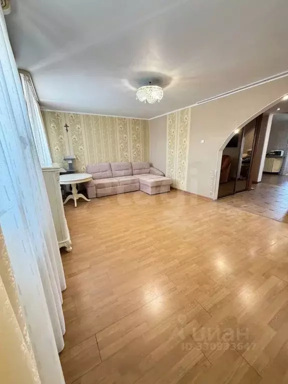 3-к кв. Амурская область, Благовещенск Амурская ул., 34 (90.6 м) - Фото 1