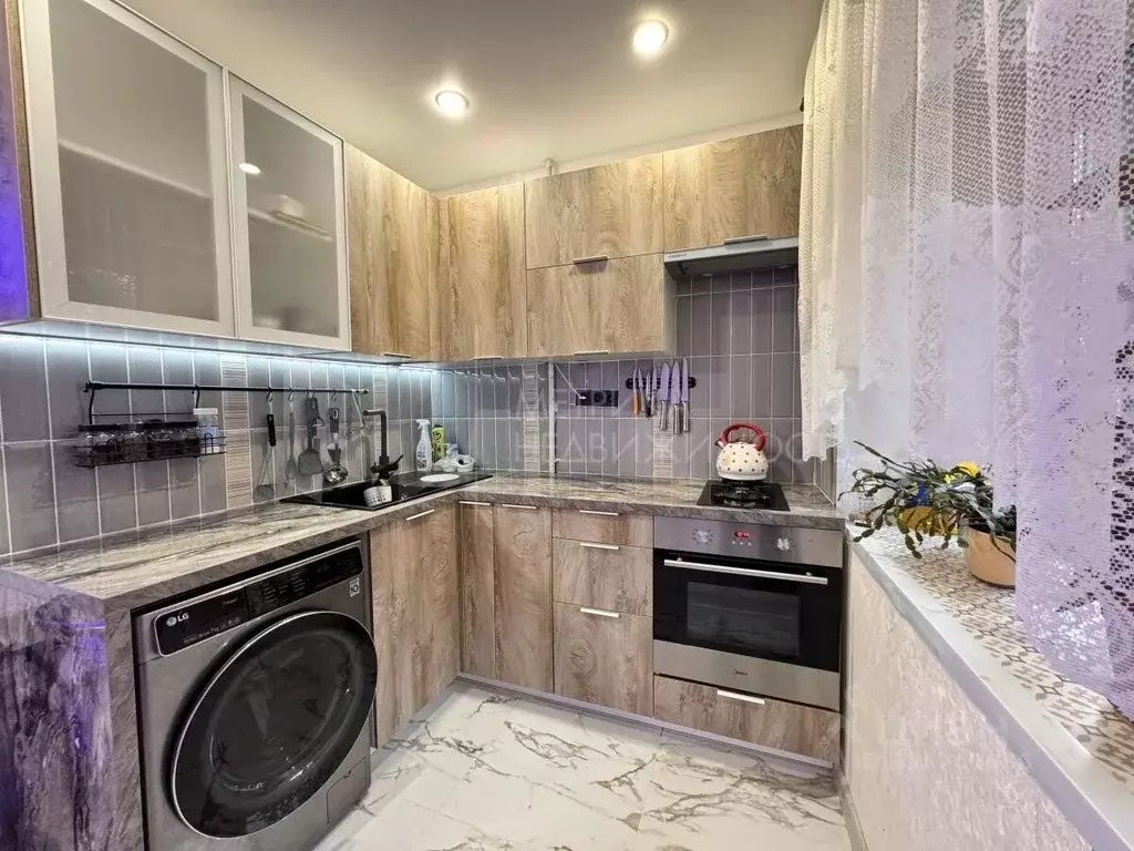 2-к кв. Тюменская область, Тюмень ул. Республики, 158 (57.0 м) - Фото 1