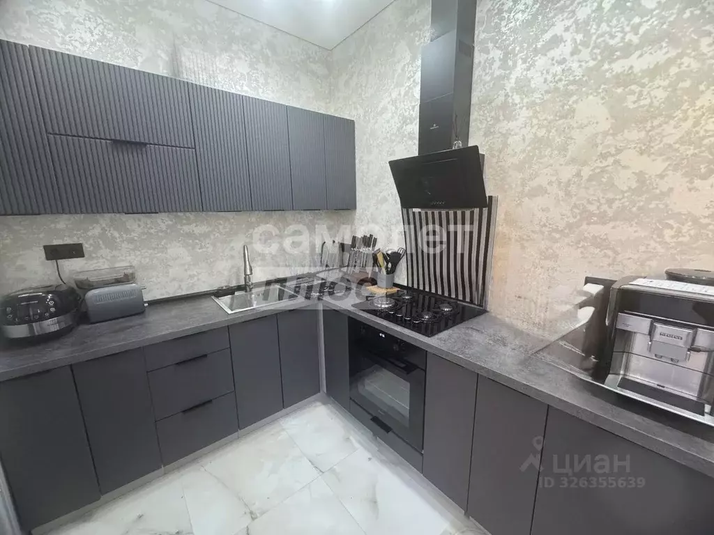 Дом в Краснодарский край, Кореновск ул. Горького, 83А (120 м) - Фото 1