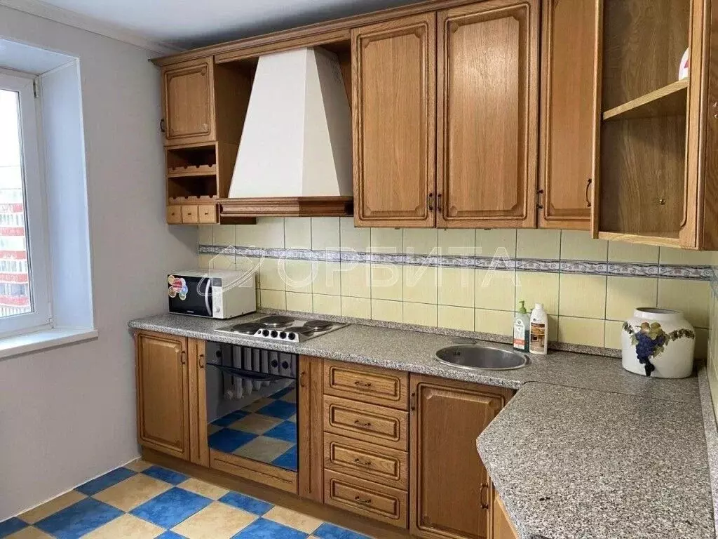 3-к кв. Тюменская область, Тюмень Инженерная ул., 72 (87.0 м) - Фото 1