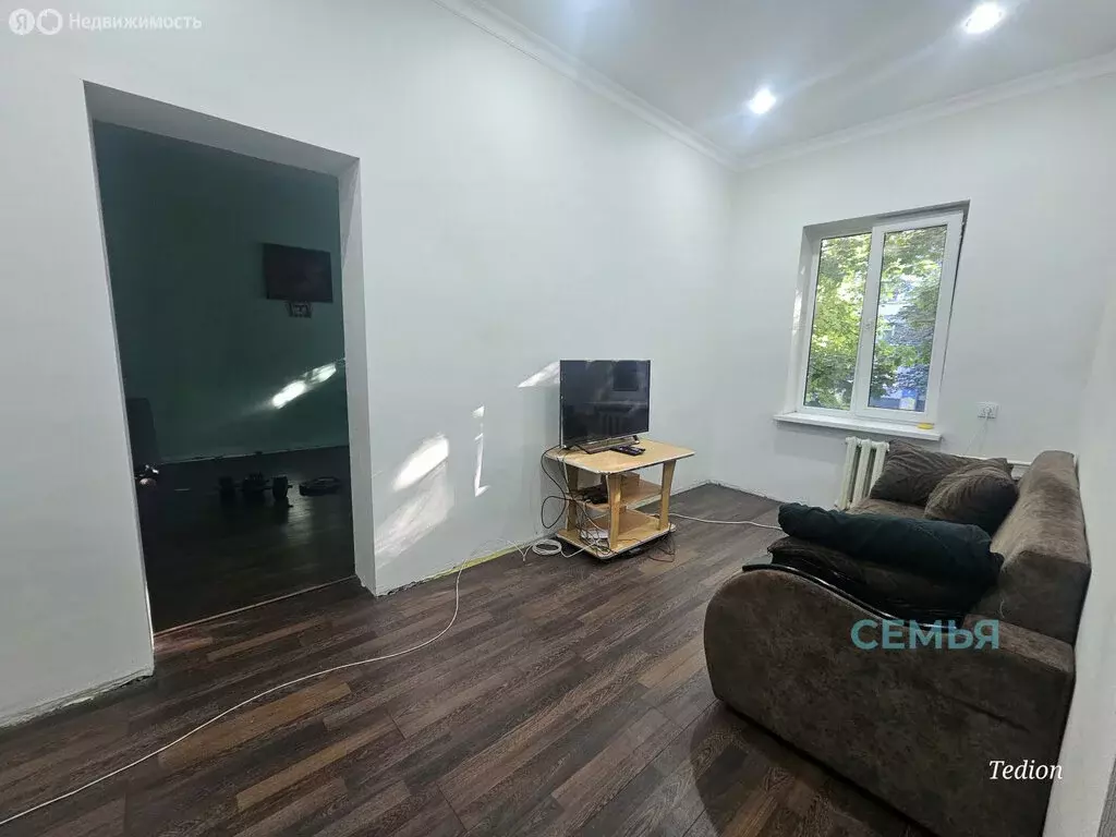 2-комнатная квартира: Владикавказ, улица Кутузова, 73 (38 м) - Фото 1