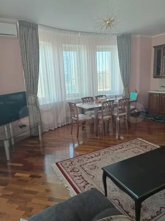 3-к. квартира, 120 м, 10/17 эт. - Фото 0