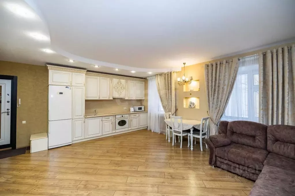 3-к кв. Ханты-Мансийский АО, Сургут ул. Мелик-Карамова, 66 (90.0 м) - Фото 1