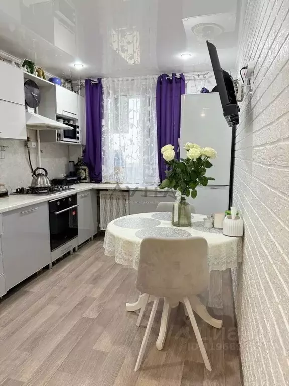 3-к кв. Татарстан, Заинск Октябрьская ул., 1Б (66.0 м) - Фото 0