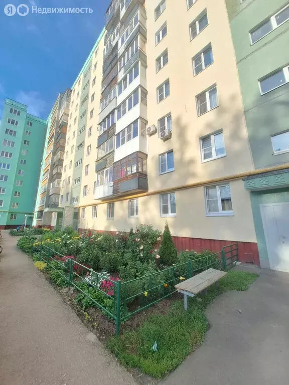3-комнатная квартира: Нижний Новгород, Днепропетровская улица, 8 (65 ... - Фото 0