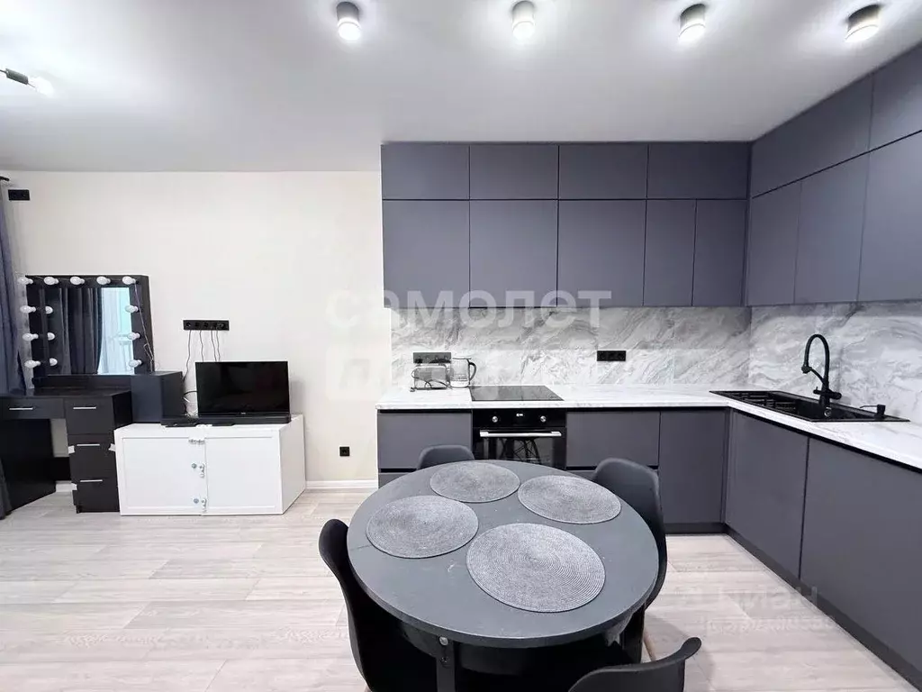 2-к кв. Татарстан, Набережные Челны ул. Шамиля Усманова, 18Ж (49.9 м) - Фото 1