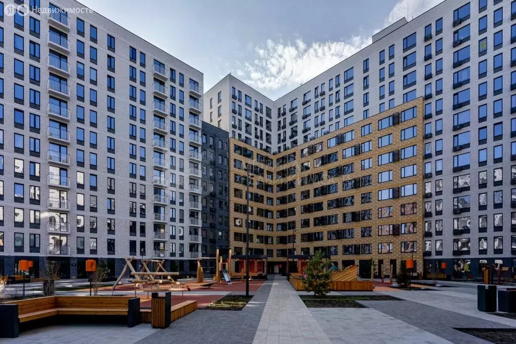 2-комнатная квартира: Тюмень, улица Новосёлов, 96 (61.3 м) - Фото 2