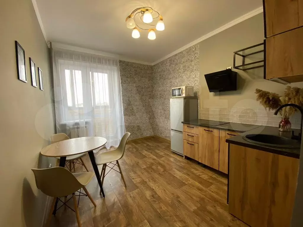 1-к. квартира, 45 м, 8/17 эт. - Фото 0