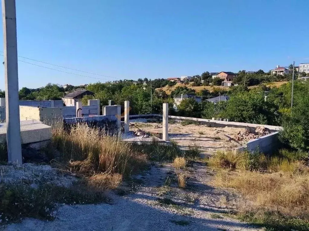 Дом в Севастополь ш. Монастырское (200 м) - Фото 1
